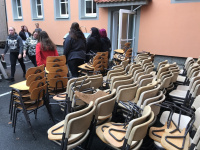 Nicht mehr gebrauchte Möbel werden einem guten Zweck zugeführt